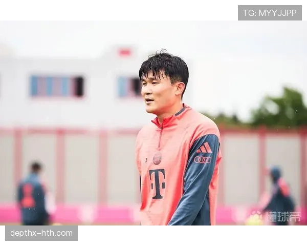 金玟哉表现出色,牢固守护拜仁后防线稳固主力位置 金玟哉表现出色,牢固守护拜仁后防线稳固主力位置