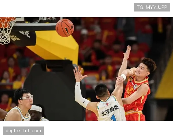 球迷热议转会新动向，稳健表现点燃赛季期待